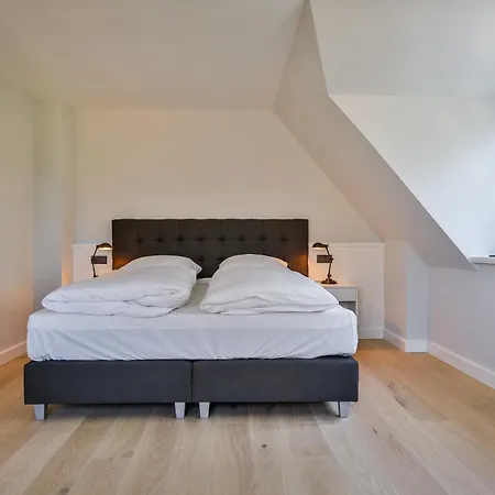 Vakantiehuis Haus Dock 10 *