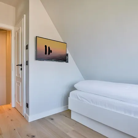 Vakantiehuis Haus Dock 10 *